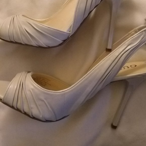 Beige Open toe Guess heels - Picture 7 of 9